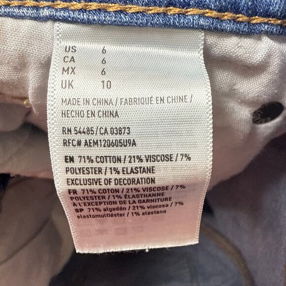 American Eagle Women's 5.5" Distressed‎ Eyelet Pockets Denim Shorts Size 6 - Picture 8 of 9